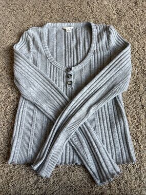 Aeropostale Light Gray Ribbed Scoop-Neck Henley Sweater